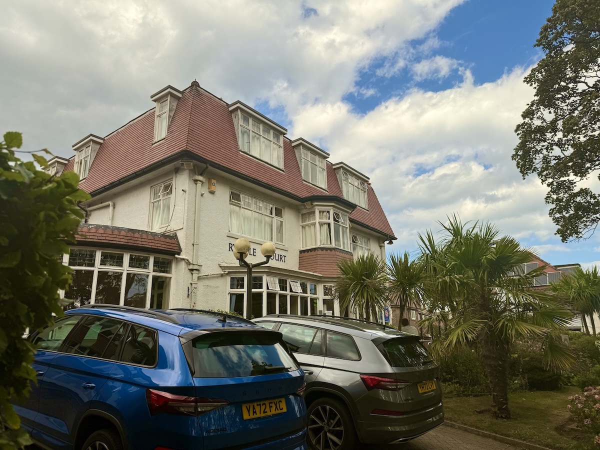 Ryndle House Scarborough18897438